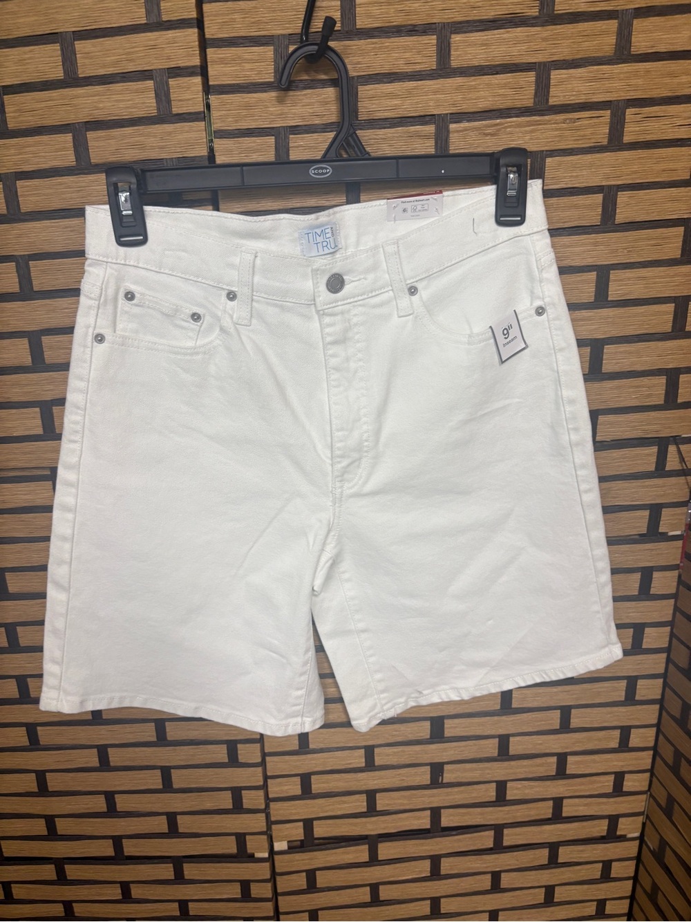 Time and tru white high rise Bermuda denim shorts size 10